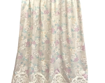 Vintage Vanity Fair Half Slip Floral Lace Cottagecore Coquette Lingerie Medium