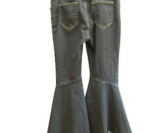 Zara Women's Bell Bottom Frayed Hem Denim Jeans Size Large