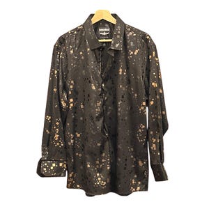 Camisa Barabas com Botões, Estilo Geométrico Luxuoso para Balada, Declaração Maximalista de Luxo e Glamour.