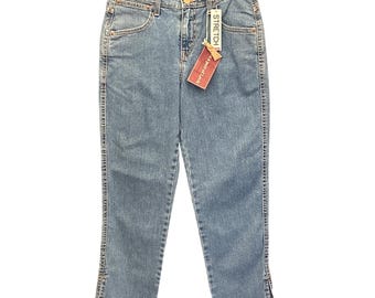 Vintage Levis Classic Capri Jeans Y2K Retro Medium Wash Stretch Denim Size 4