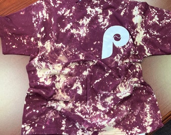 Phillies reverse dye P t-shirt