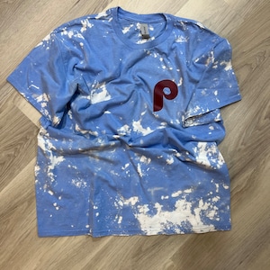 Phillies reverse dye P t-shirt