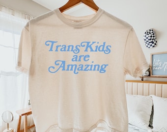 Camiseta corta Comfort Colors® Trans Kids are Amazing, Camiseta para proteger a los niños trans, Camiseta para proteger a la juventud trans, Camiseta de justicia social, Camiseta LGBTQ
