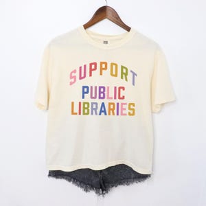 Maglietta corta Comfort Colors per sostenere le biblioteche pubbliche, maglietta per l&#39;educazione all&#39;alfabetizzazione, leggi i libri proibiti, regalo per bibliotecari, maglietta per la lettura, club del libro