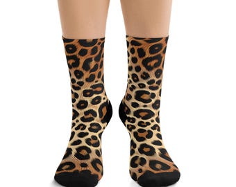 Umweltfreundliche Socken mit Leopardenmuster, stylische Socken aus recyceltem Polyester für nachhaltige Mode, ideales Geschenk für Tierliebhaber, bequeme Socken für jeden Tag, einzigartig