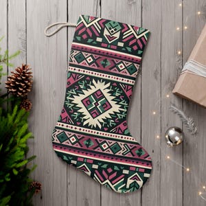 Medias de Papá Noel, medias navideñas, decoración navideña, medias del suroeste, decoración de repisas festivas, medias de nativos americanos, hechas en el Reino Unido.