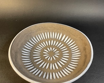 Vintage 1953 Upsala Ekeby bandeja de baratijas de plato de cerámica de Ingrid Atterberg “Negro” Series