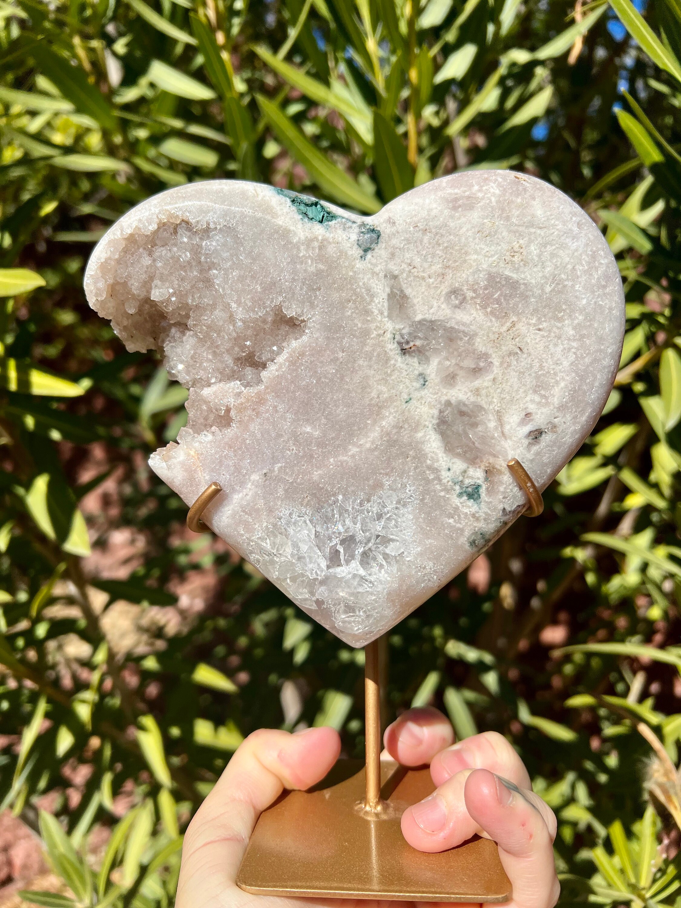 ブラジル産XLドゥルージーピンクアメジストとクォーツパープルハート