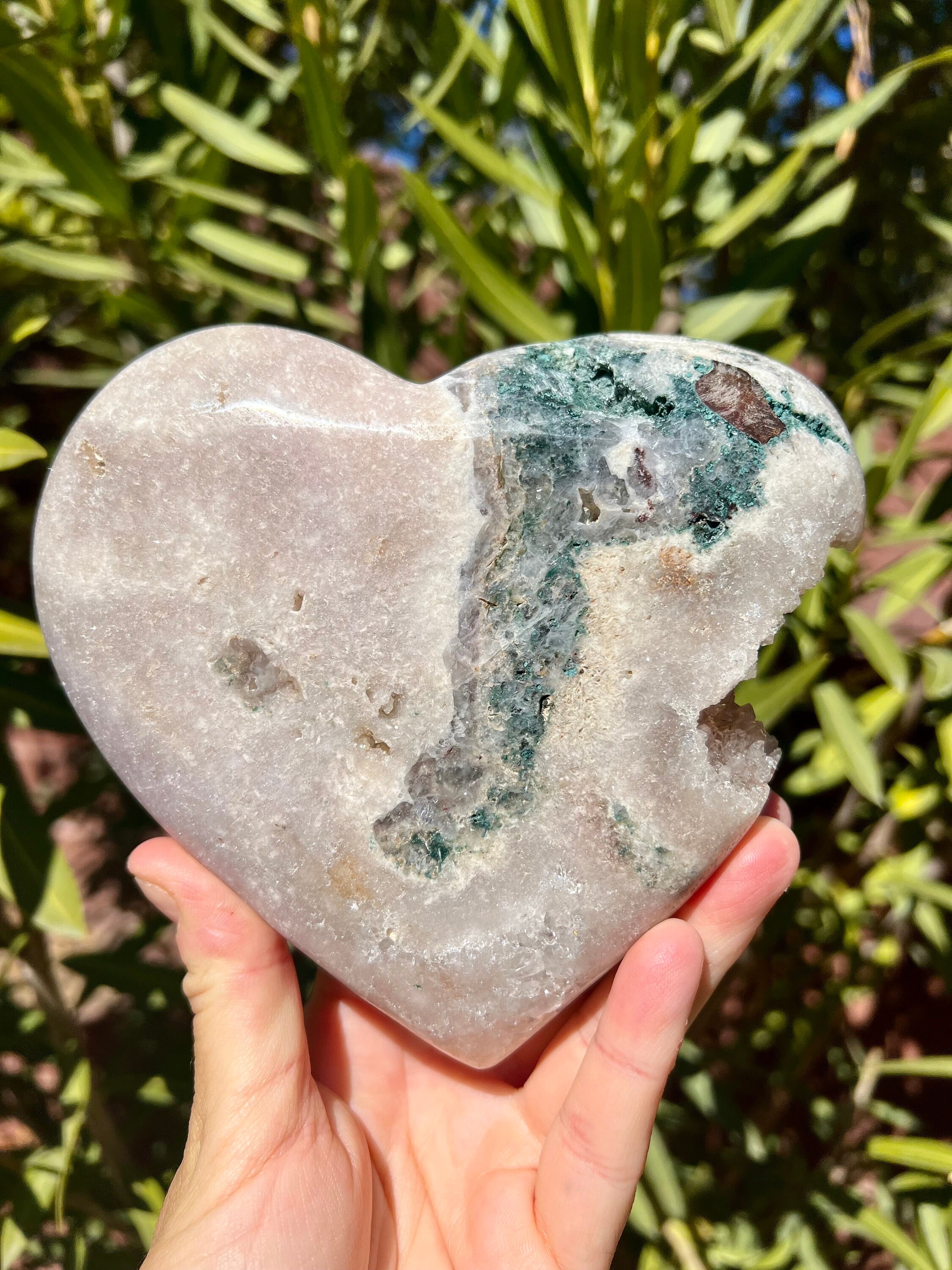 ブラジル産XLドゥルージーピンクアメジストとクォーツパープルハート