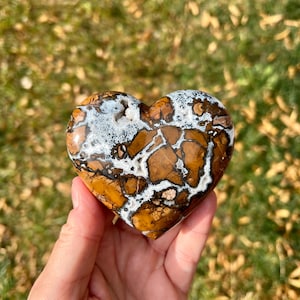 Brecciated Agate Druzy Heart on stand | Druzy Agate Crystal Heart Carving (7)