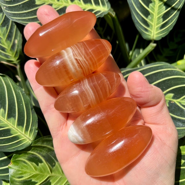 Pierre de Shiva de calcite au miel | Poli