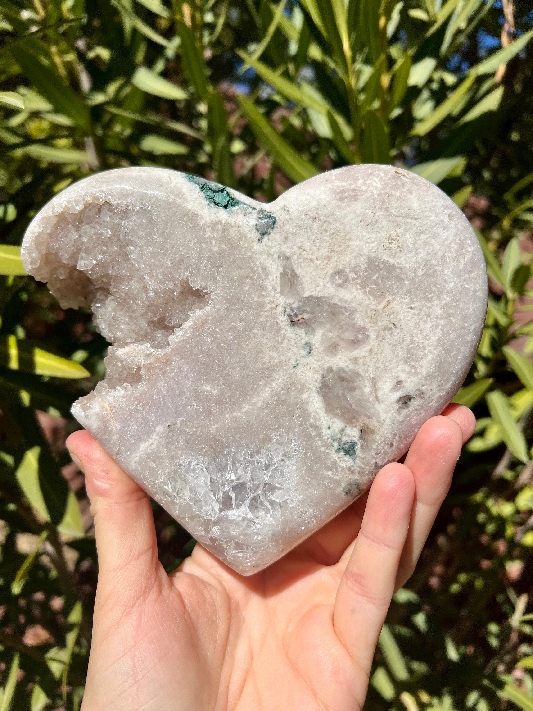 ブラジル産XLドゥルージーピンクアメジストとクォーツパープルハート