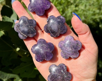 Purpurite Flowers | Crystal Flower Carving