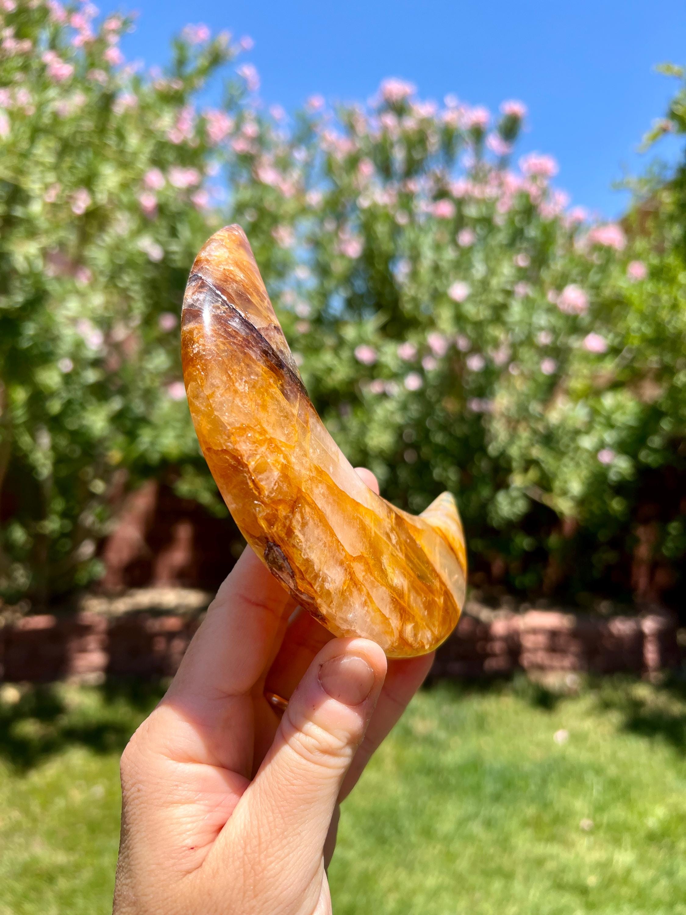 ゴールデンヒーラークォーツ三日月 | スタンド付きクリスタルムーン