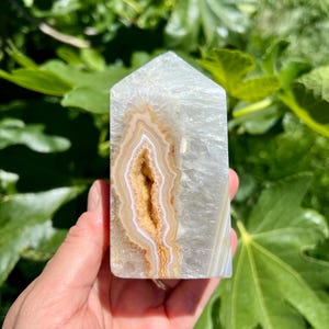 Druzy Agate x Quartz Point | Banded Druzy Agate