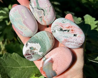 水彩パステルユニコーンジャスパーフリーフォーム：感情の癒しの石