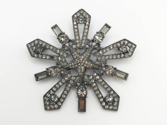 Lanvin pin & - Gem