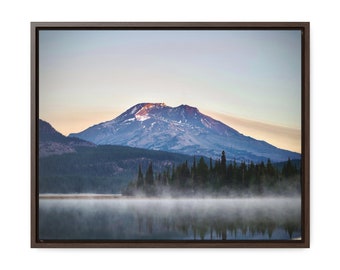 Amanecer sobre la montaña South Sister, Gallery Canvas Wraps, enmarcado