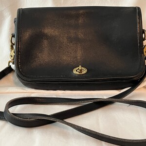 Convertible clutch clearance purse
