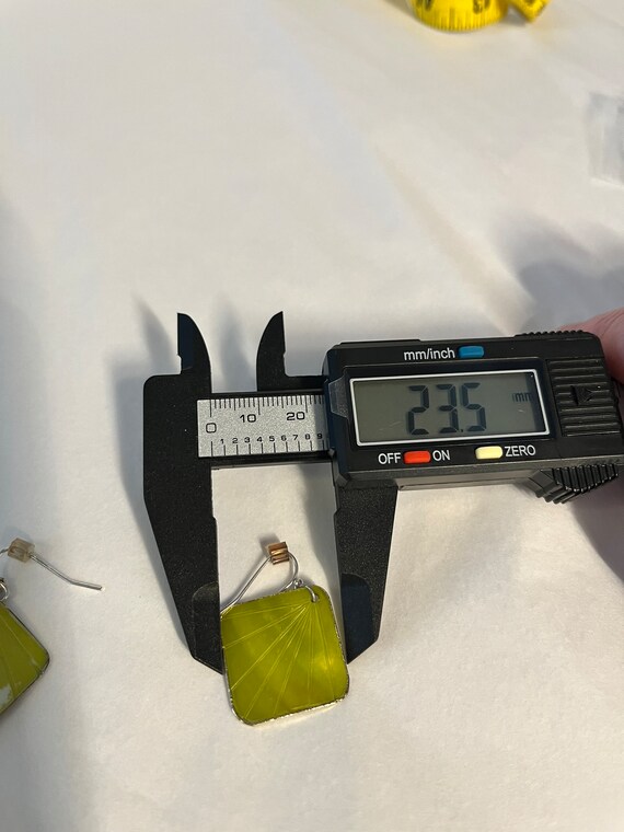 Lightweight Green Capiz Shell Square/Rhombus Dang… - image 9