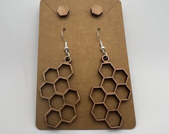 Pendientes de madera de panal: un regalo geométrico para los amantes de las abejas