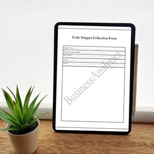 Pode incluir: Um tablet digital preto e branco com um formul&aacute;rio em branco intitulado "Code Snippet Collection Form". O formul&aacute;rio tem campos para Nome do fragmento de c&oacute;digo, Linguagem de programa&ccedil;&atilde;o, Descri&ccedil;&atilde;o, Uso e Notas.