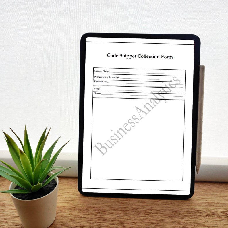 Pode incluir: Um tablet digital preto e branco com um formul&aacute;rio em branco intitulado "Code Snippet Collection Form". O formul&aacute;rio tem campos para Nome do fragmento de c&oacute;digo, Linguagem de programa&ccedil;&atilde;o, Descri&ccedil;&atilde;o, Uso e Notas.