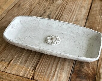 Paddock Pottery - Handmade Decorative Tray with Daisy Flower Design