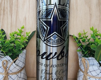 30 Unzen dünner Becher.  Dallas Cowboys Bierdose inspiriertes Design. Mit glänzend irisierender Färbung, die Aluminiumdosen / Buntglas-Optik ähnelt
