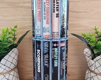 20oz Bluetooth-speaker, beker/beker. Roestvrij staal. Luidspreker kan worden losgeschroefd om de waskop te wassen. Custom rock-'n-roll old school tapes sublimatieprint.