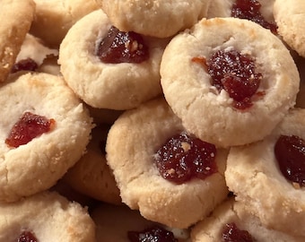Polvorones de Puerto Rico con Guayaba (Traditional Puerto Rican shortbread cookie with Guava filling)