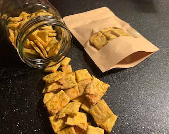 Cat treats made with natural ingredients