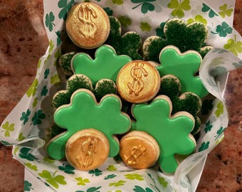 St Patrick's Day Shamrock Sugar Cookies: Royal Icing & Gold Shimmer