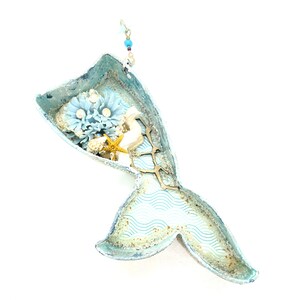 Vintage - Meerjungfrauenschwanz Ausstecher Ornament - Strand Thema - mit handverlesenen Muscheln von den Stränden von Florida gemacht - handbemalt