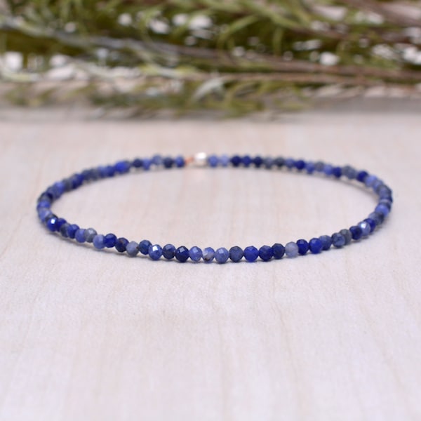 Pulsera elástica de sodalita, joyería elástica azul delicada con cuentas, piedra de nacimiento de noviembre