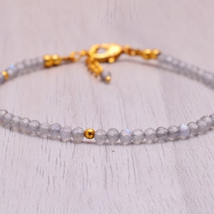 Labradorite Bracelet, Raw Stone Jewelry, Crystal Bracelets Gift for Women, Labradorite Chakra Bracelet, Beaded Chain Bracelet