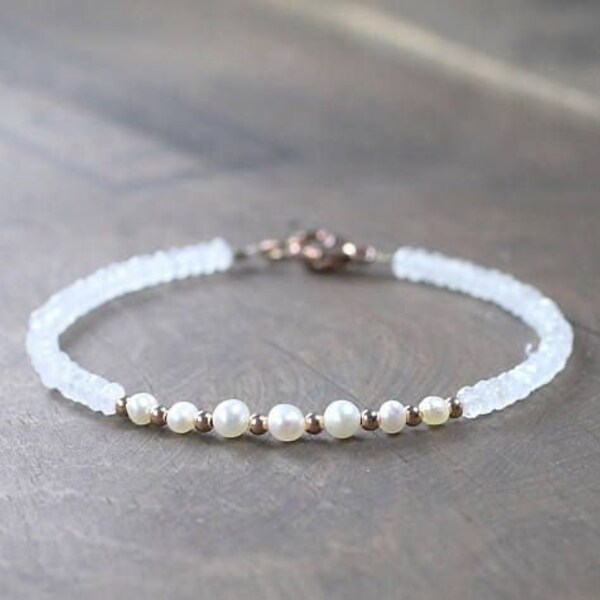 Delicate Moonstone & Freshwater Pearl Beaded Bracelet. Beaded Bracelet