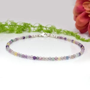 Minimalistiskt fluoritarmband – Läkande kristall, eleganta yogasmycken