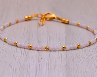 Pulsera de cuentas de ópalo rosa, plata de ley bañada en oro, piedra de nacimiento de octubre