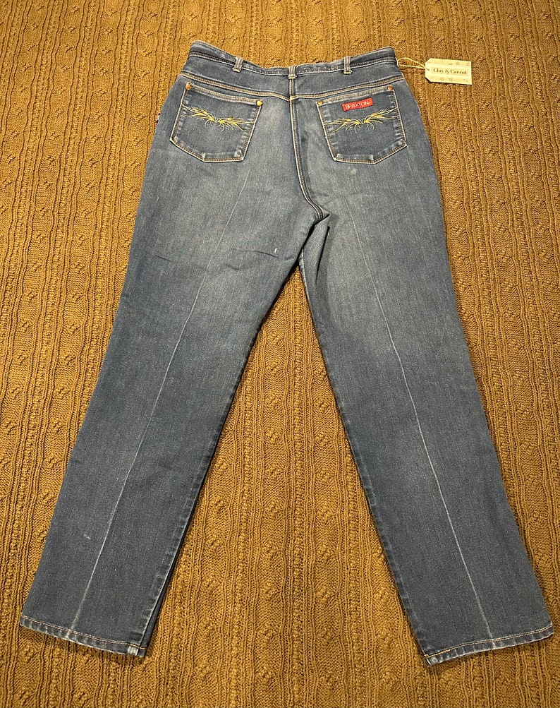 Adjustable High-Waisted Vintage Straight-Leg Jeans