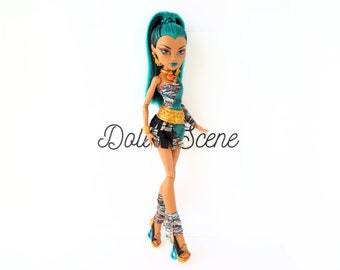 Nefera De Nile, Tinsel Hair Removed, Monster High,Includes Gold Headpiece, Purse and Diary, Rare Collectible Doll