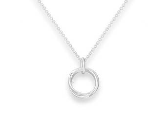 adoré 925 Sterling Silver Interlock Circle Necklace