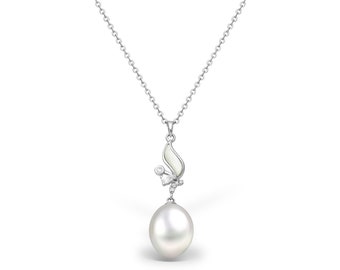 adoré 925 Sterling Silver Butterfly Pearl Necklace