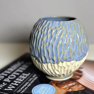 Vase en grès, céramique faite main, poterie minimaliste moderne, cadeau, peint à la main, jeté à la main, unique, décoration d'intérieur, vase bol, texturé
