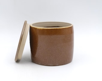 Pot avec couvercle en céramique fait main, grès brun, boîte à bibelots, sucrier en poterie tourné à la roue, récipient en poterie artisanale avec couvercle, salière