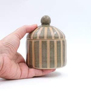 Handmade Ceramic Lidded Jar, Light Grey Striped Stoneware Trinket Box, Wheel Thrown Sugar Bowl, Artisan Jar with Lid, Salt Cellar