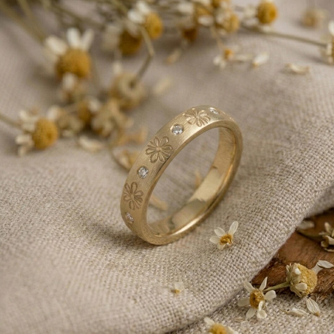 Daisy Floral Ring, April Birthstone, Personalized Mama Stacking Ring - Etsy