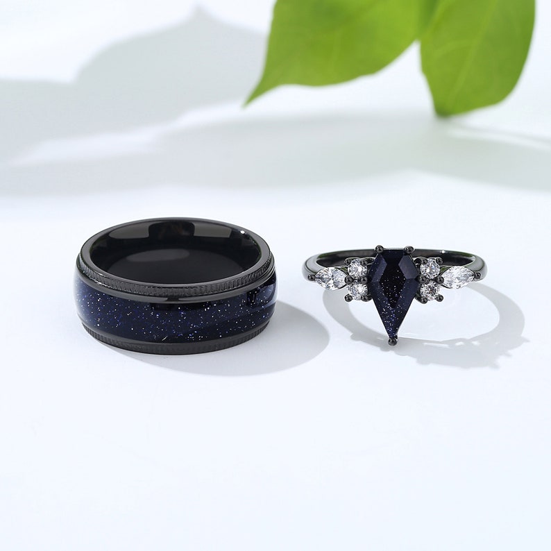 Kite Cut Orion Nebula Ring Set, Matching Couple Rings, His and Hers Wedding Band, Black Gold Filled Ring, Outer Space Ring. zdjęcie 2
