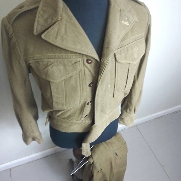 Veste et pantalon d'uniforme de combat de l'armée australienne de la guerre de Corée