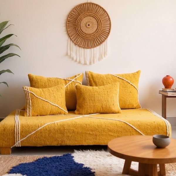 Marockansk bäddsoffa i ull, handgjord beni ourain-loveseat, stor arabisk majlis-soffa, gulrandig togo-soffa, specialanpassade berber-sofföverdrag